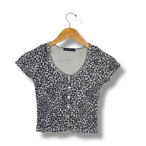 Brandy Melville Zelly Cheetah Leopard Print Top Cropped Button Scoop Neck Small - Picture 6 of 9